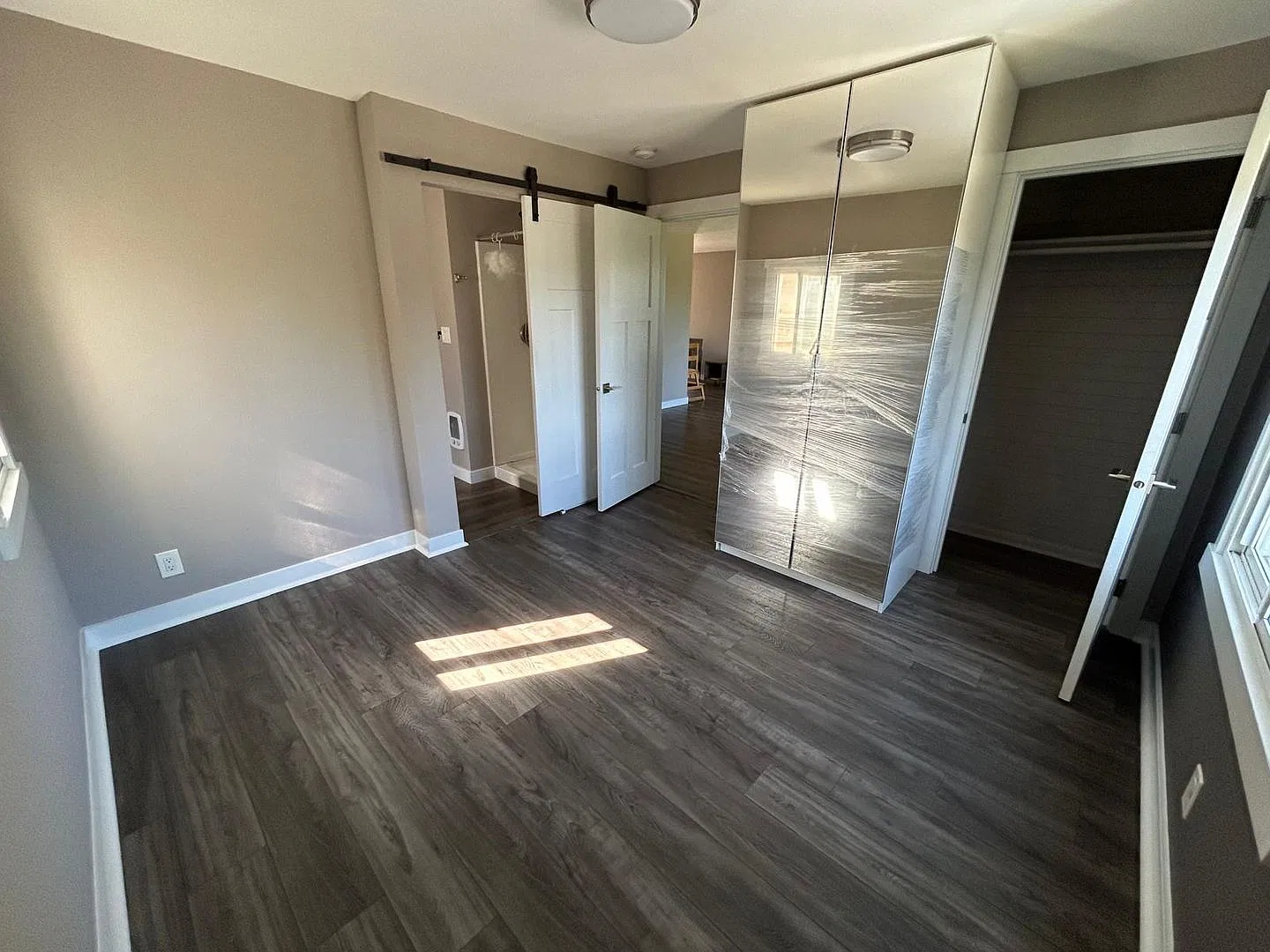 Charming 3 Bed 2 Bath Burien Home w/ Attached Garage! — Photo 3