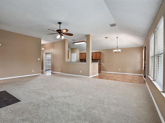 4th image of 3226 Syracuse Dr