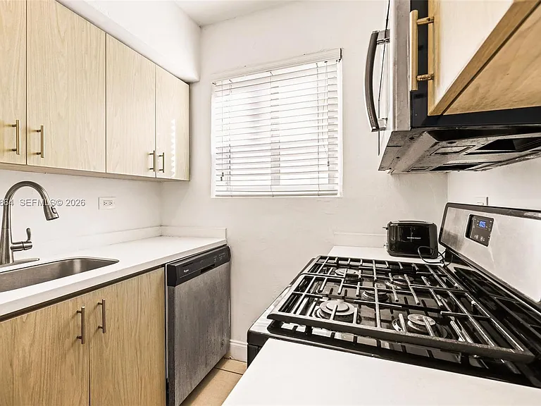 7340 Harding Ave #16 — Photo 5