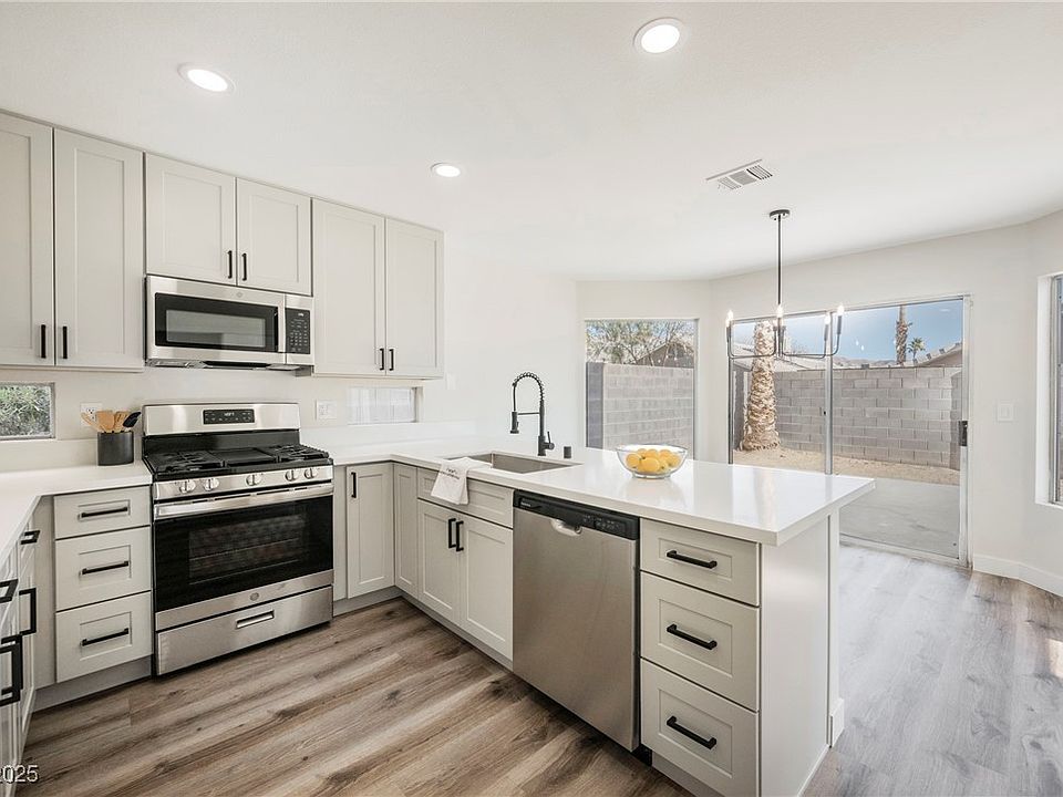 1st image of 2220 Arborwood Way