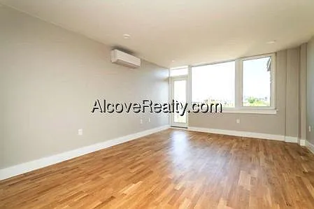 2 bed, 1.0 bath, $4,350 — Photo 3