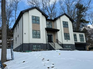 24 Peterson Rd, Wayne, NJ 07470