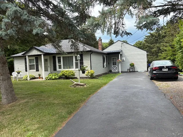 3 bed, 1104 sqft, $2,500 — Photo 1