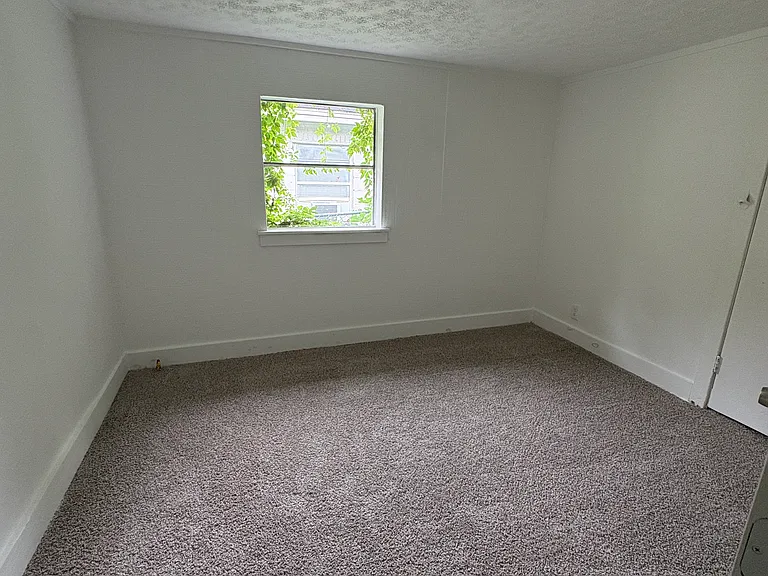 1134 Oak St — Photo 5