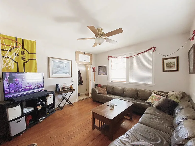 632 Quincy St NE #1 — Photo 2
