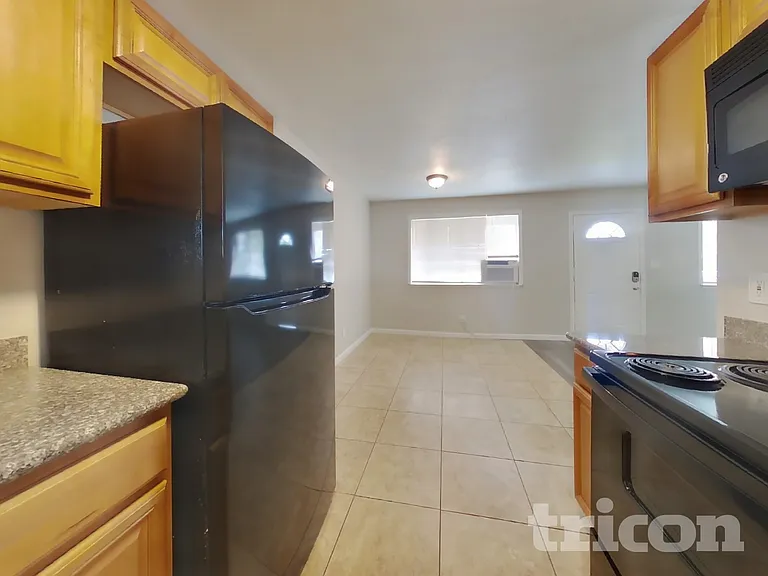 207 Roger St — Photo 6