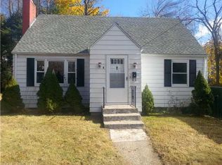 8 Packard St, Bloomfield, CT 06002