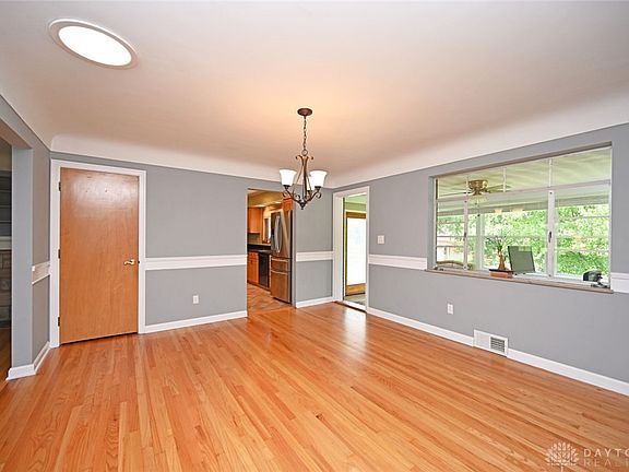 4th image of 5936 Monticello Ave
