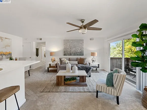 820 Villa Ln APT 4, Moraga, CA 94556