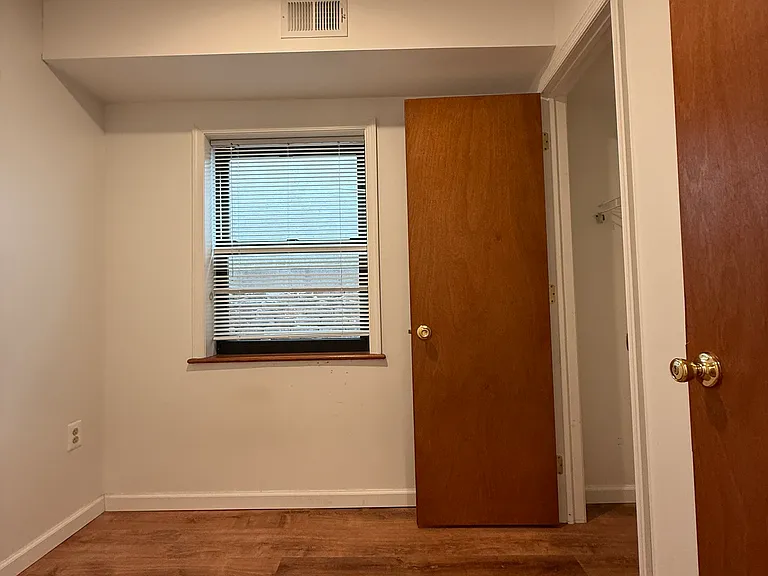131 N 11th St #2R — Photo 4