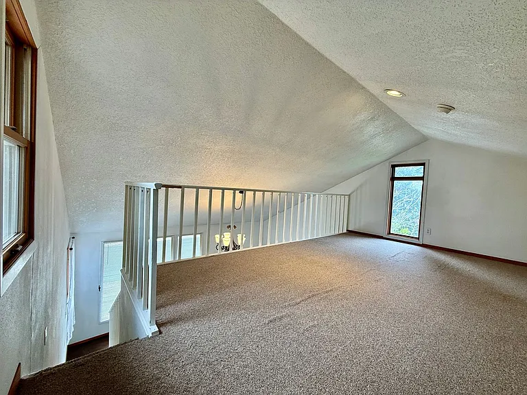 275 SW 2nd St #1 — Photo 6