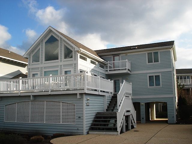 1st image of 115 W Cape Shores Dr