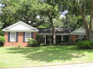 114 E Homewood Dr, Crockett, TX