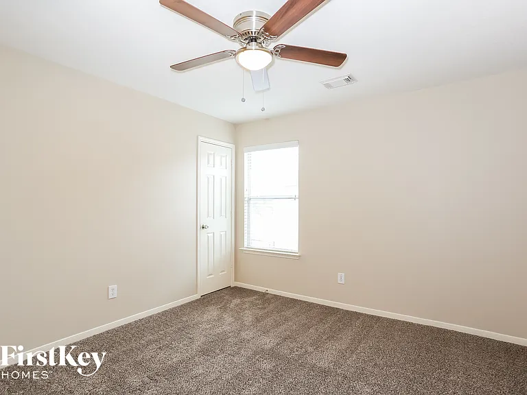 18210 Olive Tree Ct — Photo 12