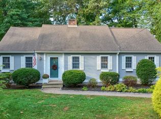7 Knoll Rd, Westford, MA 01886