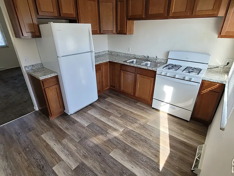 Creekwood — Photo 26