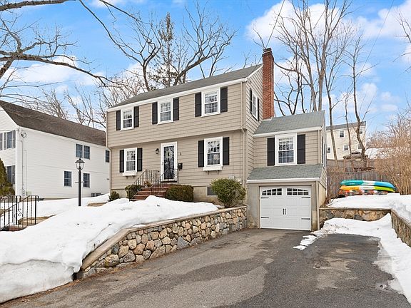 2nd image of 35 Longfellow Rd