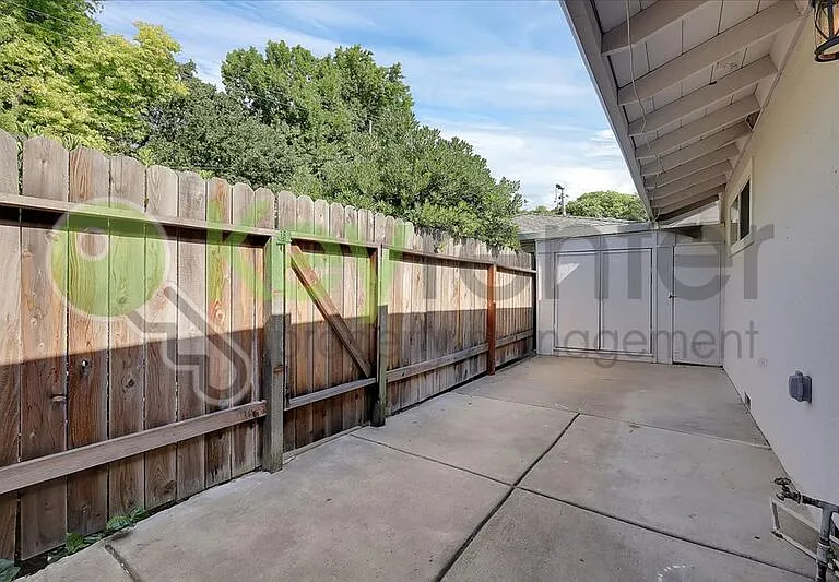 6201 Paris St #4 — Photo 20
