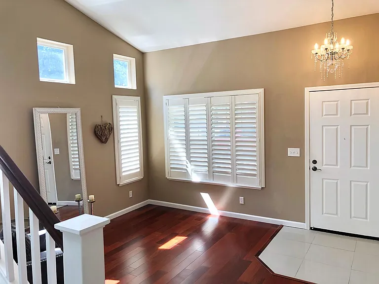 1860 Aurora Ct — Photo 3