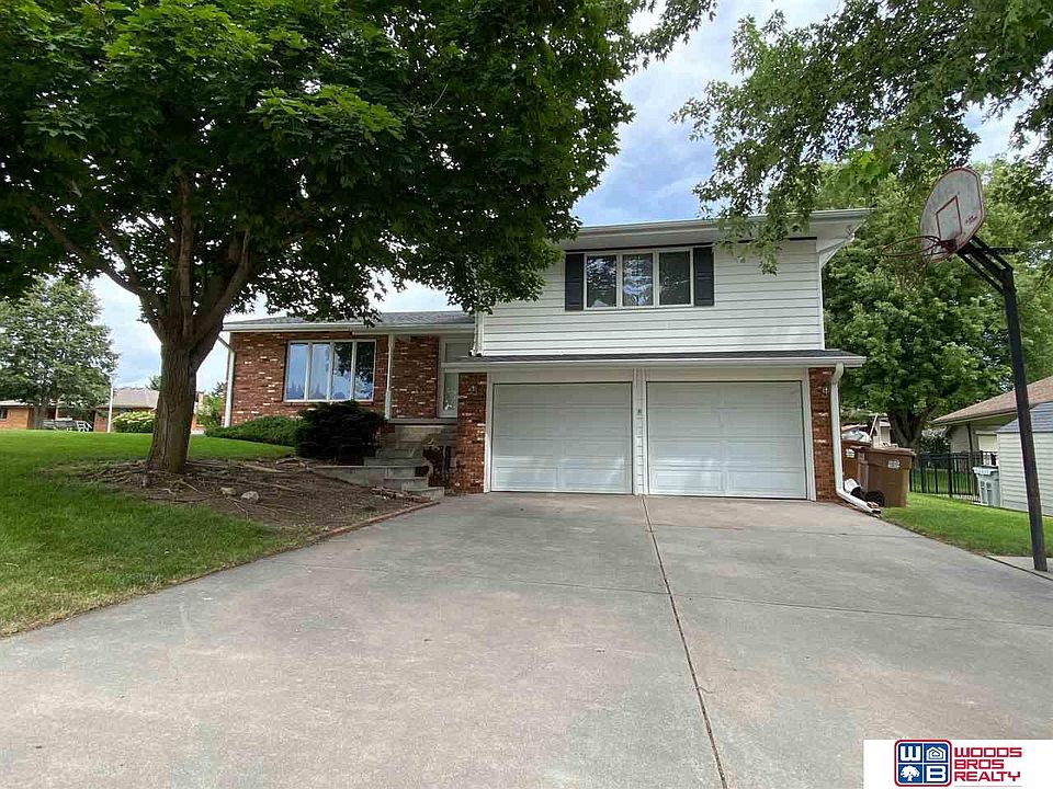 1st image of 722 Cory Dr