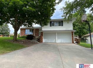 722 Cory Dr, Seward, NE 68434