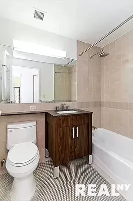 Rented by REAL New York | media 23