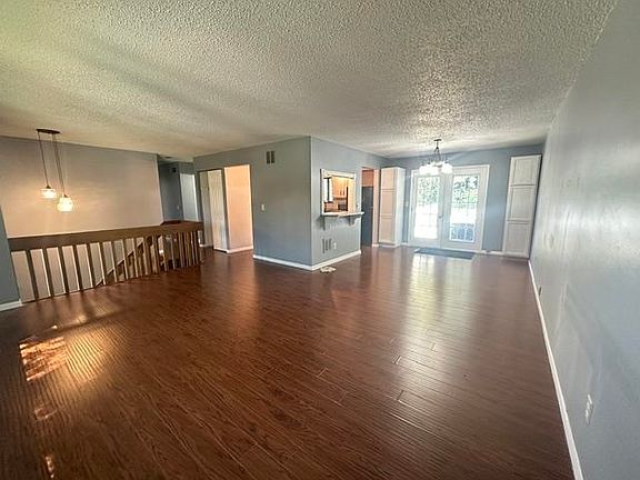 2nd image of 212 Beverly Ct