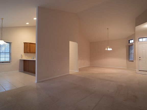 4th image of 1800 Windfield Dr