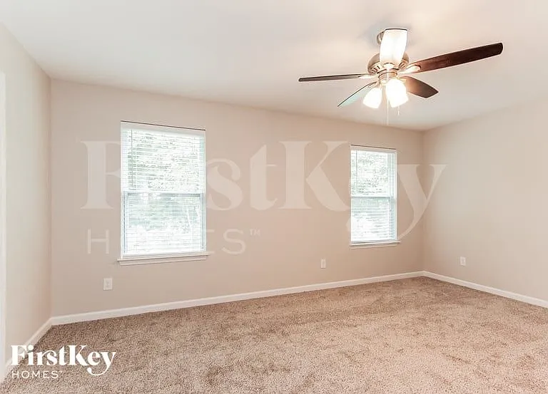 3815 Streamside Dr — Photo 9