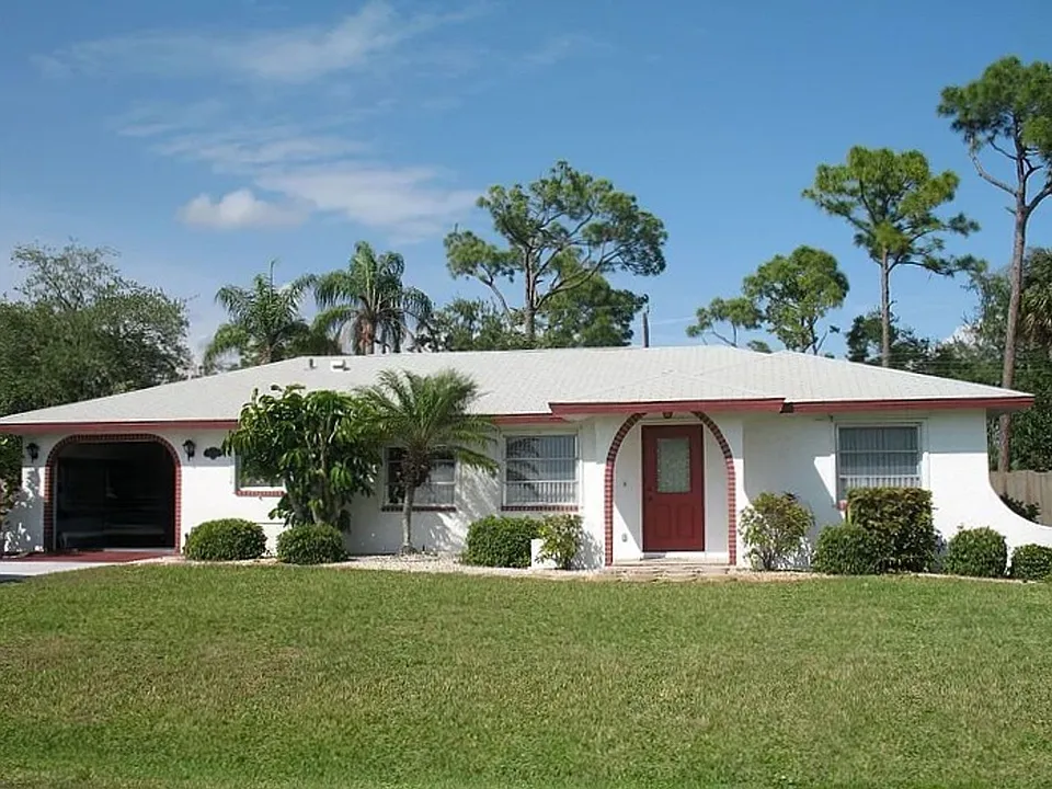 2658 Lakeshore Cir