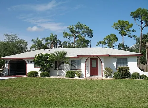 2658 Lakeshore Cir Photo 1