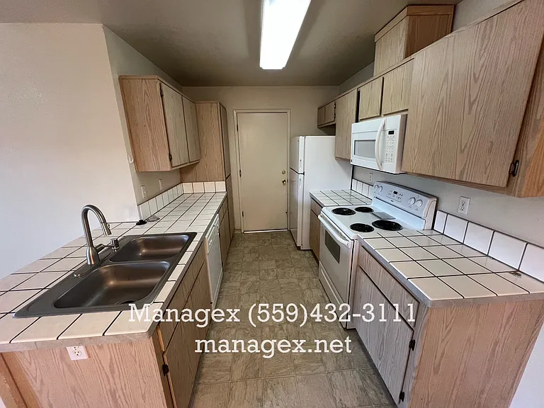 768 Spruce Ave #103 — Photo 6