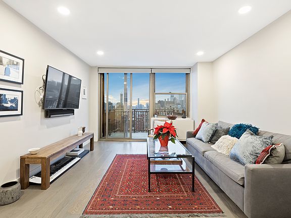 4th image of 301 E 79th St APT 37L