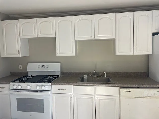 2 bed, 850 sqft, $2,350 — Photo 3