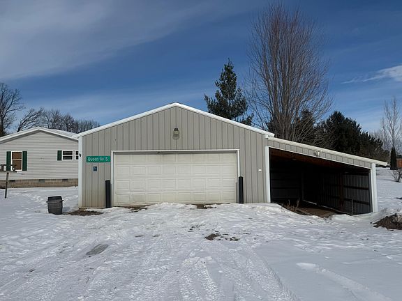 3rd image of 1584 Devils Lake Dr