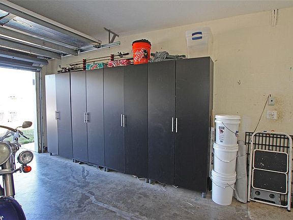 4th image of 2941 Coach Lamp Rd