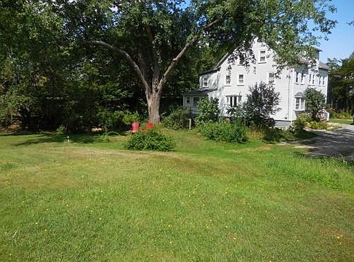 3rd image of 14 Cottage Ct