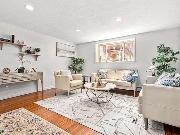 4th image of 64 Bryon Rd APT 1