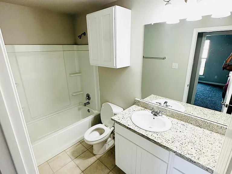 3219 Ivy Lake Dr — Photo 12