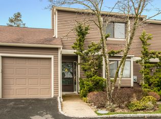 8 James Ct, Port Chester, NY 10573