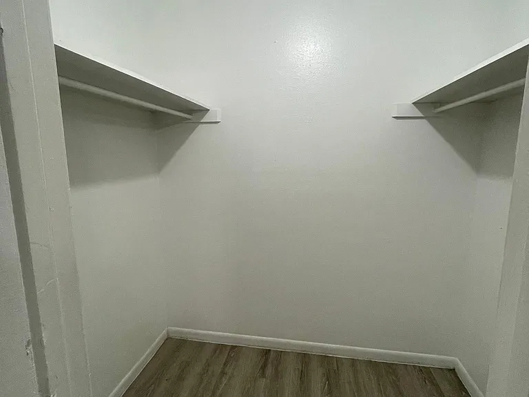 5909 Royalgate Dr — Photo 27