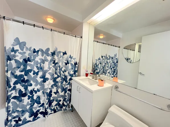 56 Pine Street 15B image 4 of 4