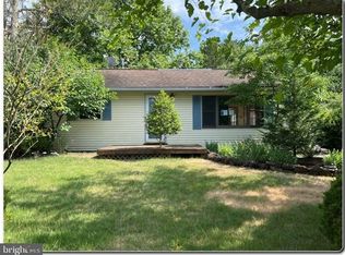 5 Lee Ln, Southampton, NJ 08088