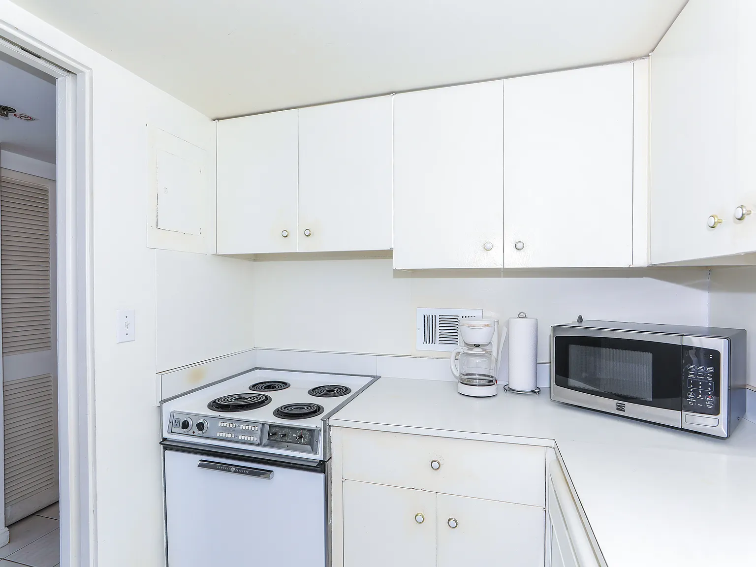 2 bed, 1000 sqft, $3,700 — Photo 3