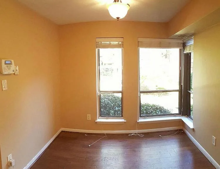 11216 Chestnut Grove Sq #117 — Photo 14