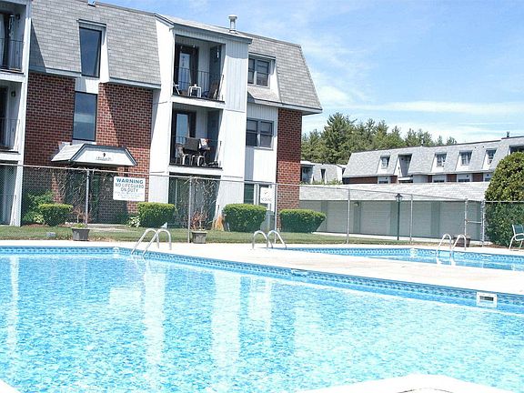 2nd image of 4 Roedean Dr APT 207