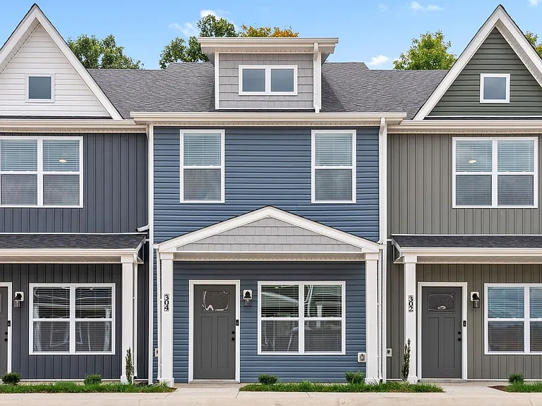 305 Front Ridge Cir — Photo 1