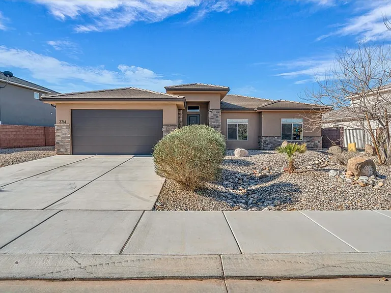3714 E Archturus Dr — Photo 1