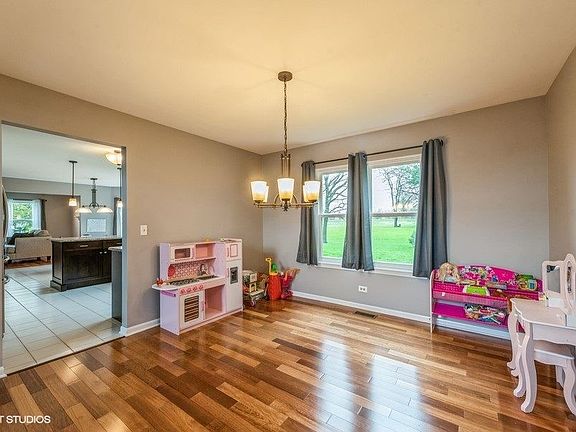 5th image of 862 McPhee Dr