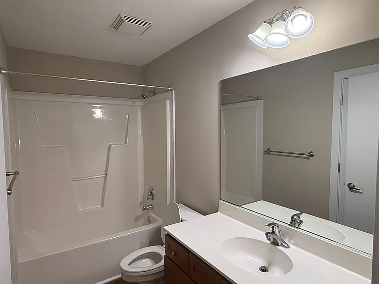 715 N Church St #607 — Photo 6